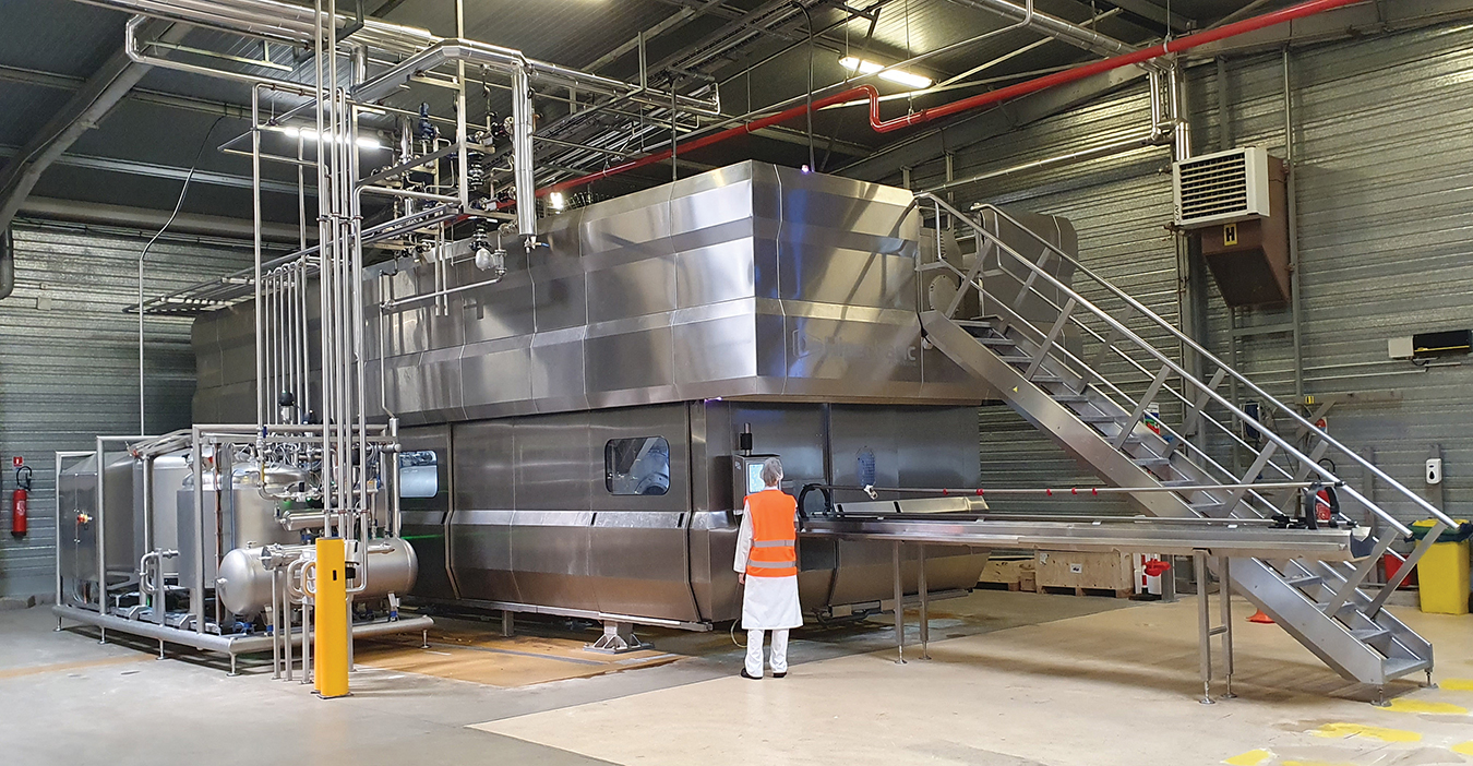 Hiperbaric&rsquo;s 525 in-bulk machine processes twice the amount of beverage product per cycle than traditional in-pack HPP equipment.