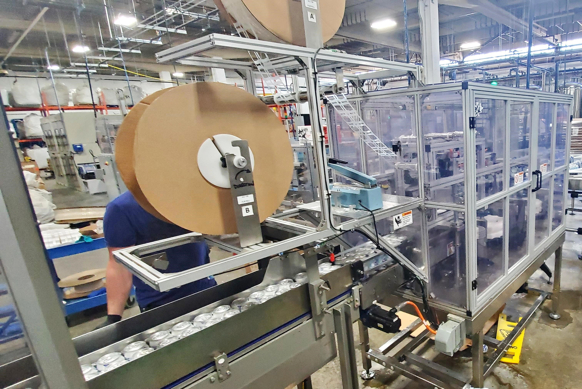 The Wave Grip G2 can multi-packaging system, developed by Wave Grip and designed and engineered by Massman Automation, is packing six- and four-packs of cans at Black Fly Beverage Company in London, Ontario, Canada at rates of 245 cans per minute.
