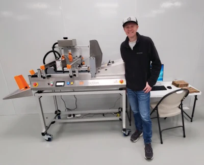 A QuickFresh operator mans the Rotech RF1 feeder and integrated Markoprint integra PP108 printer.