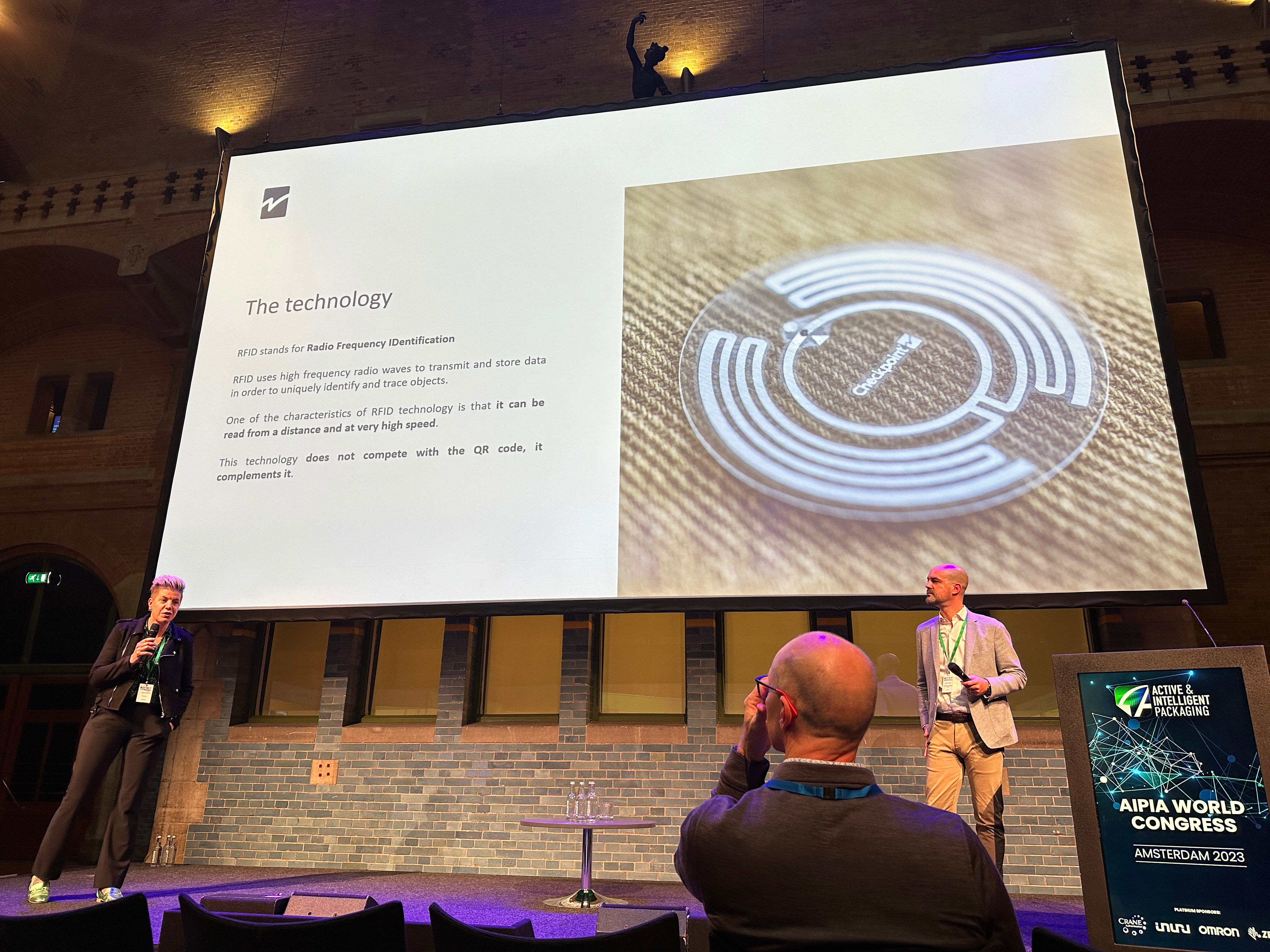 Inge Fleuren, Global RFID Product Solutions Manager Checkpoint Systems (left), and Julien Thibult, RFID Sales Director Checkpoint Systems France.