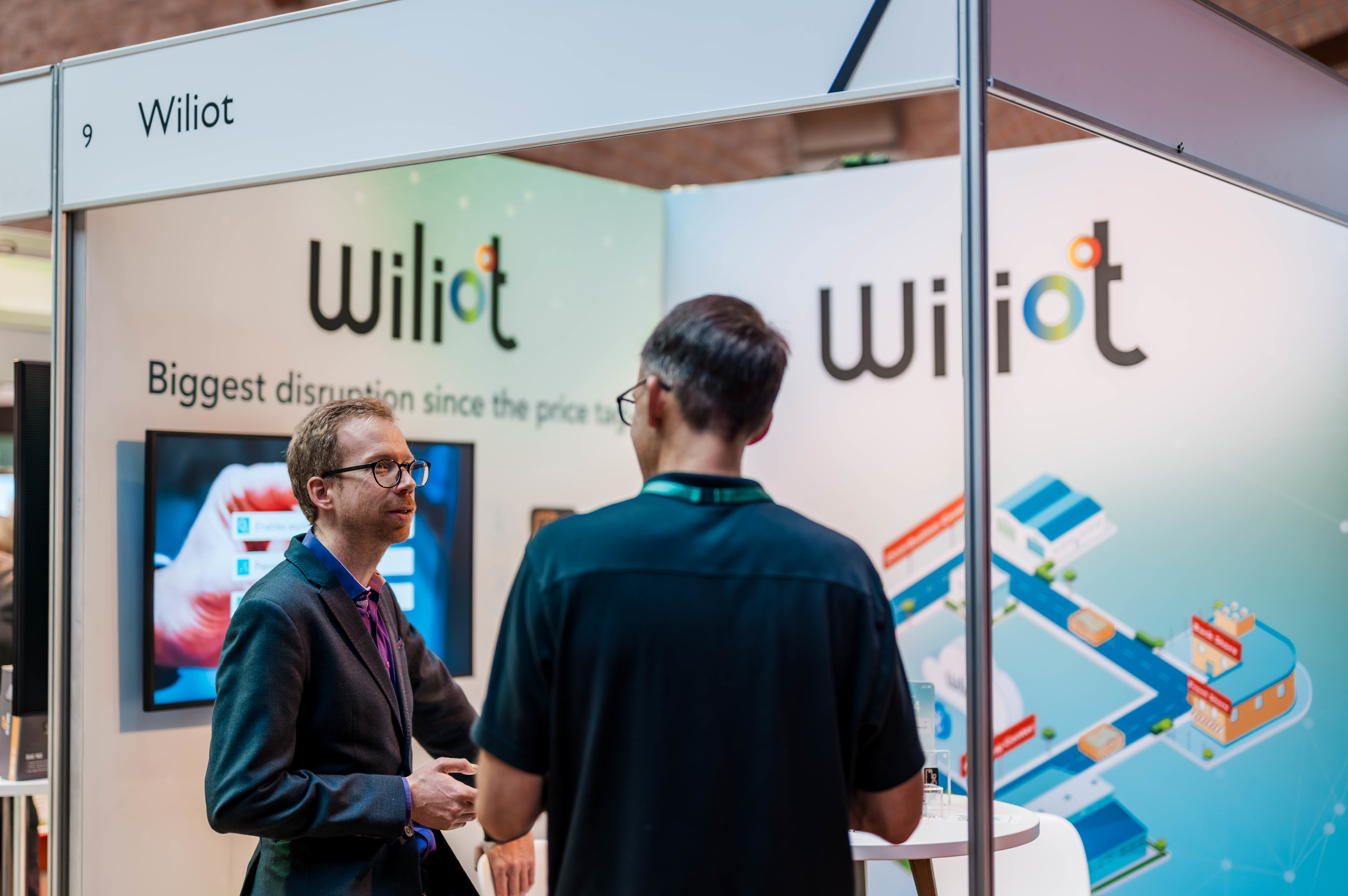 Dominique Guinard (left), VP of Innovation at Digimarc and founder of EVRYTHNG, which Digimarc acquired, explained at AIPIA that Digital Link is about ready for prime time, with 2027 being a practical timeline to have infrastructure prepared for the switch.