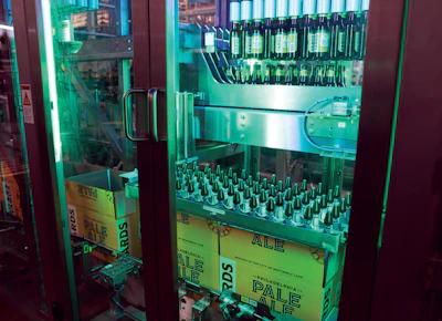 Depending on the format, three or four lanes of bottles enter the Unipack 2.0 where they’re picked and placed. Standard formats are 12-pack corrugated cases or 24-count master cases carrying four 6-pack handled multipack cartons.