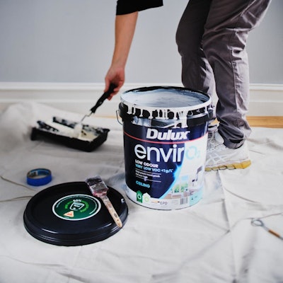 Dulux uses locally sourced post-industrial and post-consumer resin for its 50% rPP paint pails.