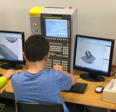 FANUC’s simulation software allows students to experiment with its robots without needing several systems in a classroom.