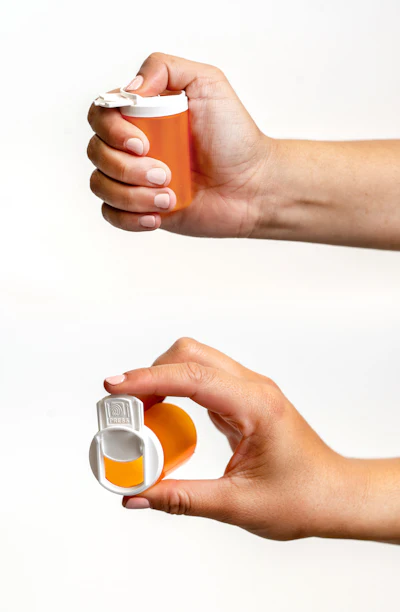 SnapSlide Rx is a no-torque child-resistant cap with a patented sliding mechanism that enables single-handed operation.