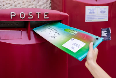 When Brave Kid consumers are done with the Movo bag, they fold it up, making sure the shipping label is visible, and drop it in the nearest mailbox.