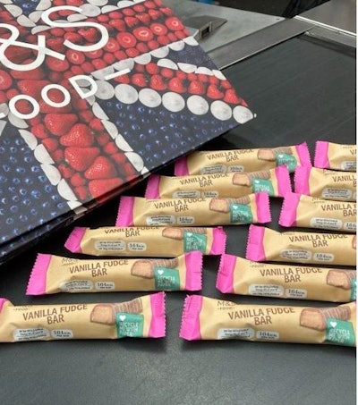 By switching to paper, M&S aims to eliminate 1.4 million plastic units from its stores over the next year.