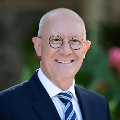 Ricardo De Genova Headshot 800x800