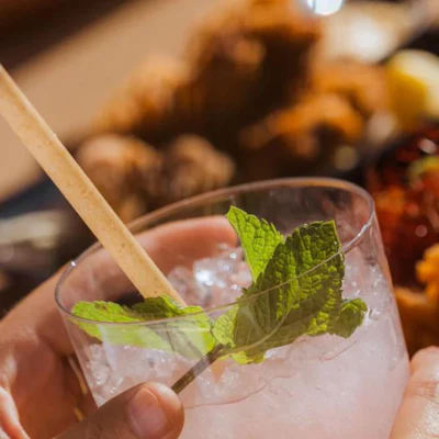 The product is designed to break down without leaving microplastics and is free from plastic, polylactic acid (PLA), and PFAS.