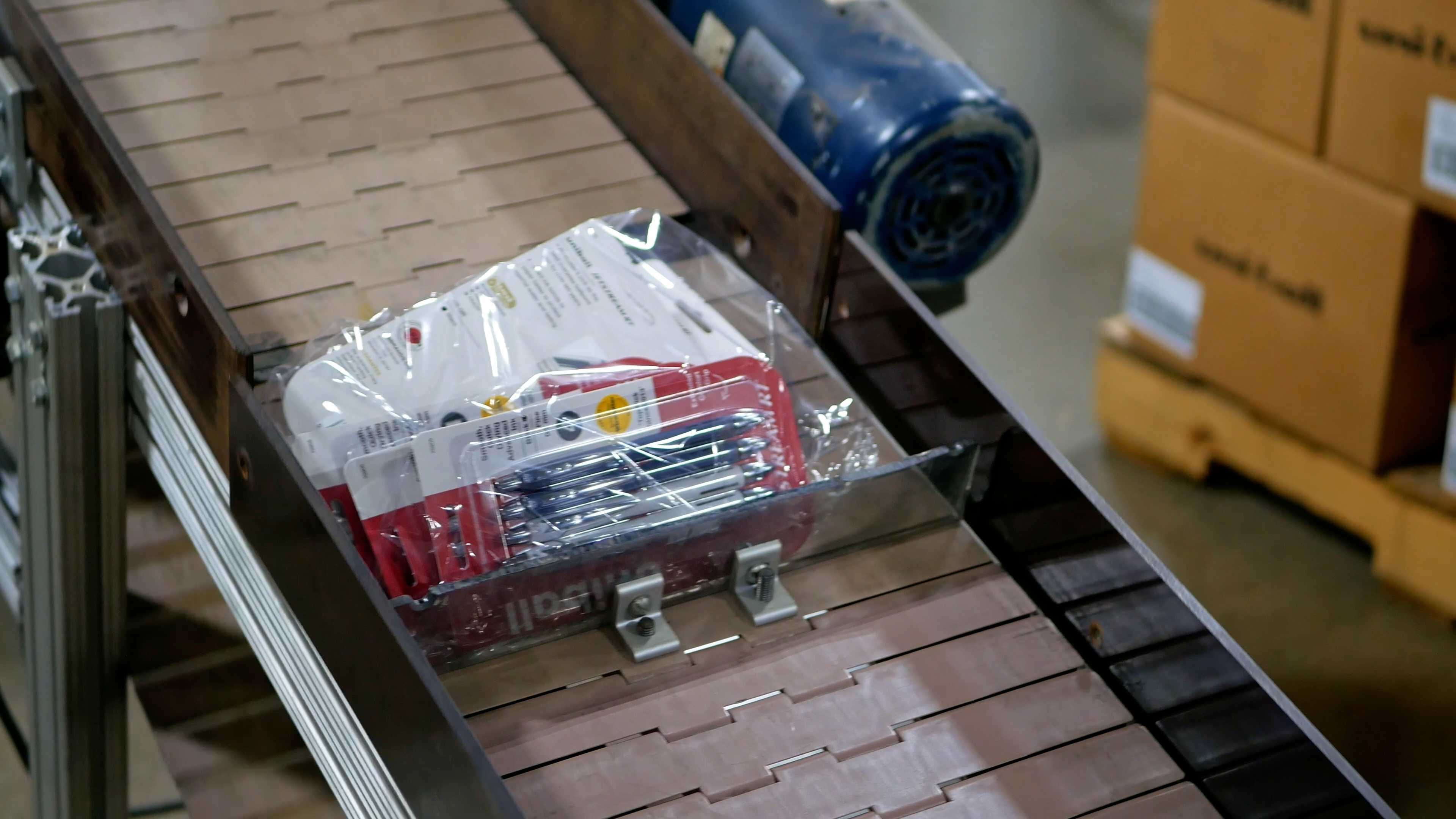 Rennco had product in its booth to demonstrate the capabilities of the EZ20 Vertical Bagger to AnkerPak.