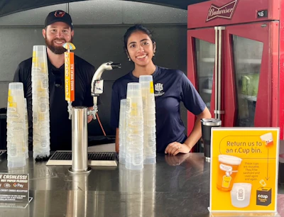 r.World has measured 2 to 3% higher per-head sales when venues use reusable cups due to their improved beverage performance. The cups keep drinks hot or cold longer, do not foam like single-use cups, are more stable on trays, and allow guests to carry multiple beverages more easily.