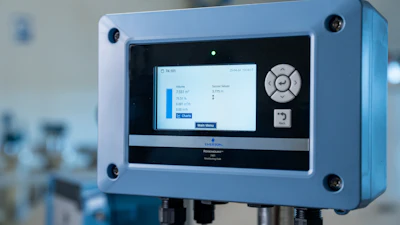Emerson’s Rosemount 2405 Monitoring Hub integrates a display, communication unit, and data concentrator into a single device – delivering full inventory control and multi-tank inventory insights.
