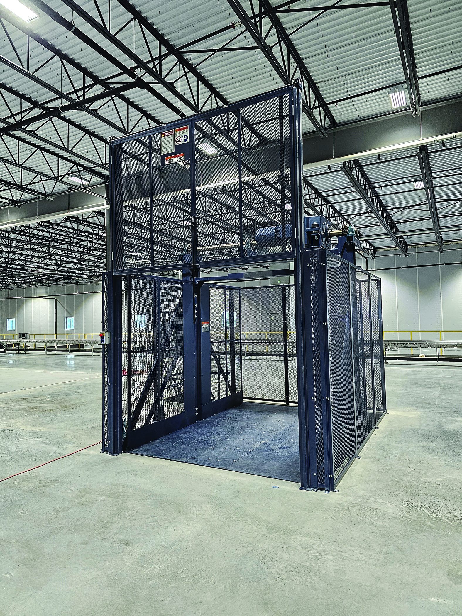 The PFlow M Series 2-Post Mechanical Material Lift offers versatility for pharmaceutical logistics, supporting high-speed, high-cycle, and automated environments commonly encountered in pharmaceutical manufacturing and distribution.