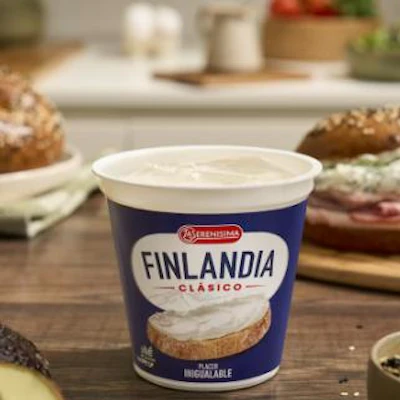 The solution integrates a lightweight thermoformed polystyrene inner cup with a 100% FSC-certified paperboard sleeve that contains no plastic coatings.